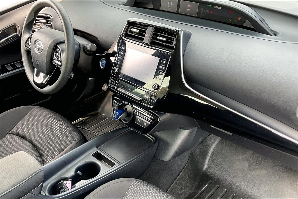 2021 Toyota Prius LE AWD-e - Photo 13