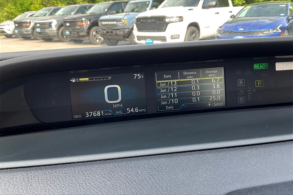 2021 Toyota Prius LE AWD-e - Photo 23