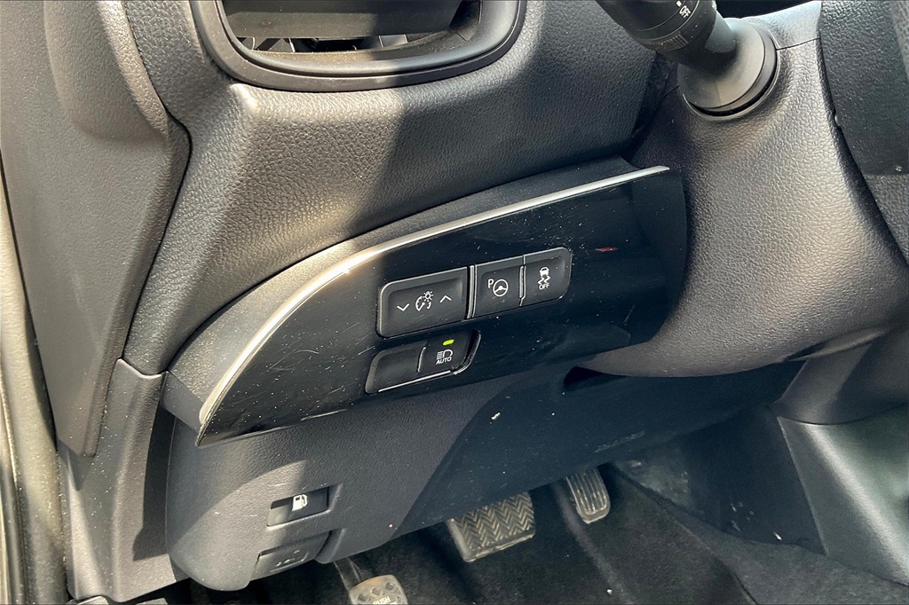 2021 Toyota Prius LE AWD-e - Photo 25