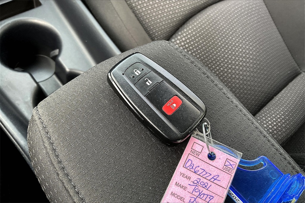 2021 Toyota Prius LE AWD-e - Photo 28
