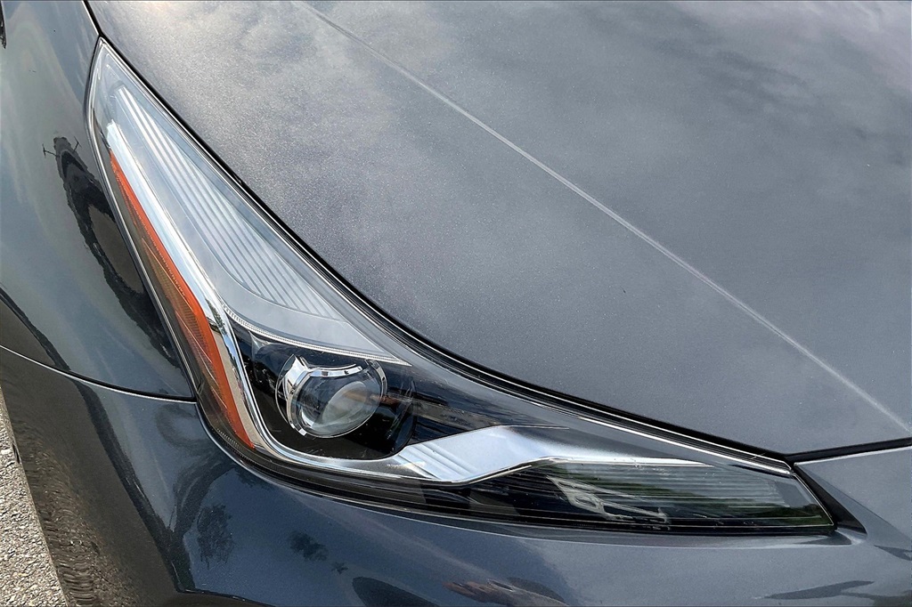 2021 Toyota Prius LE AWD-e - Photo 30