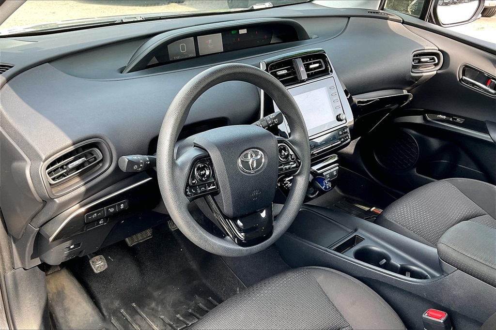 2021 Toyota Prius LE AWD-e - Photo 8