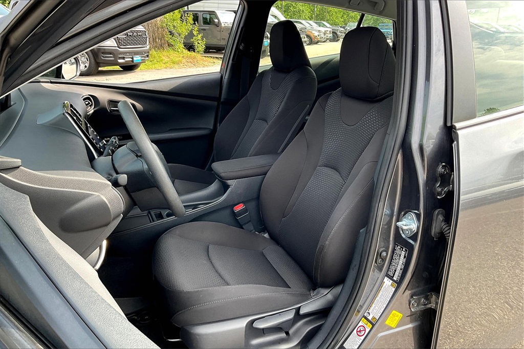 2021 Toyota Prius LE AWD-e - Photo 9