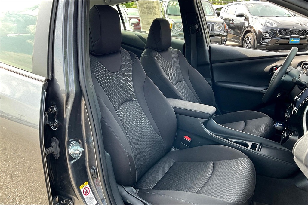 2021 Toyota Prius LE AWD-e - Photo 10
