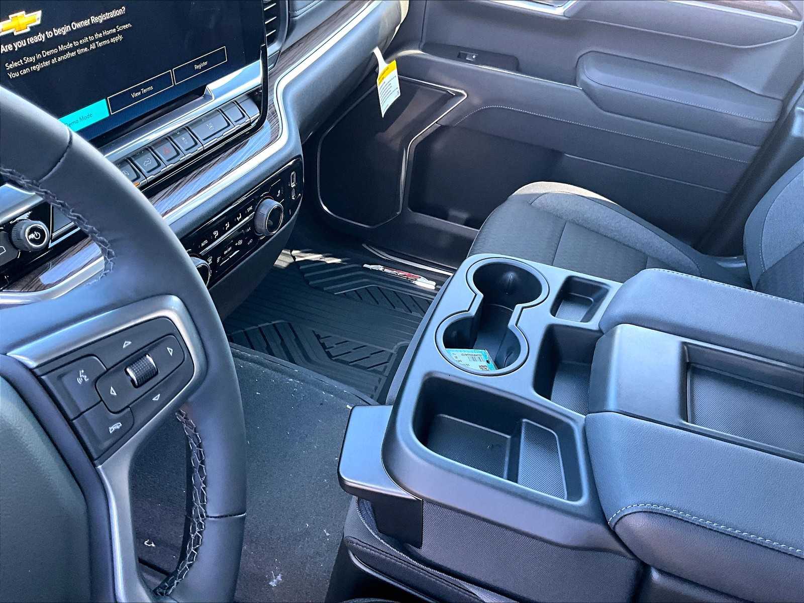 2025 Chevrolet Silverado 1500 LT - Photo 14