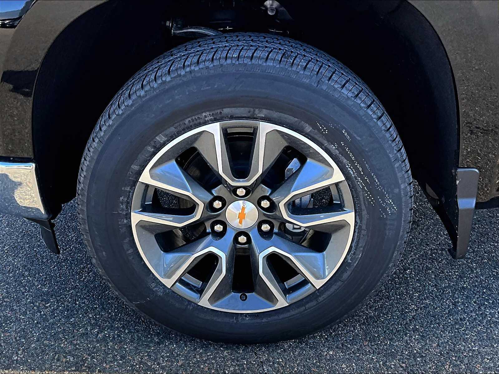 2025 Chevrolet Silverado 1500 LT - Photo 8