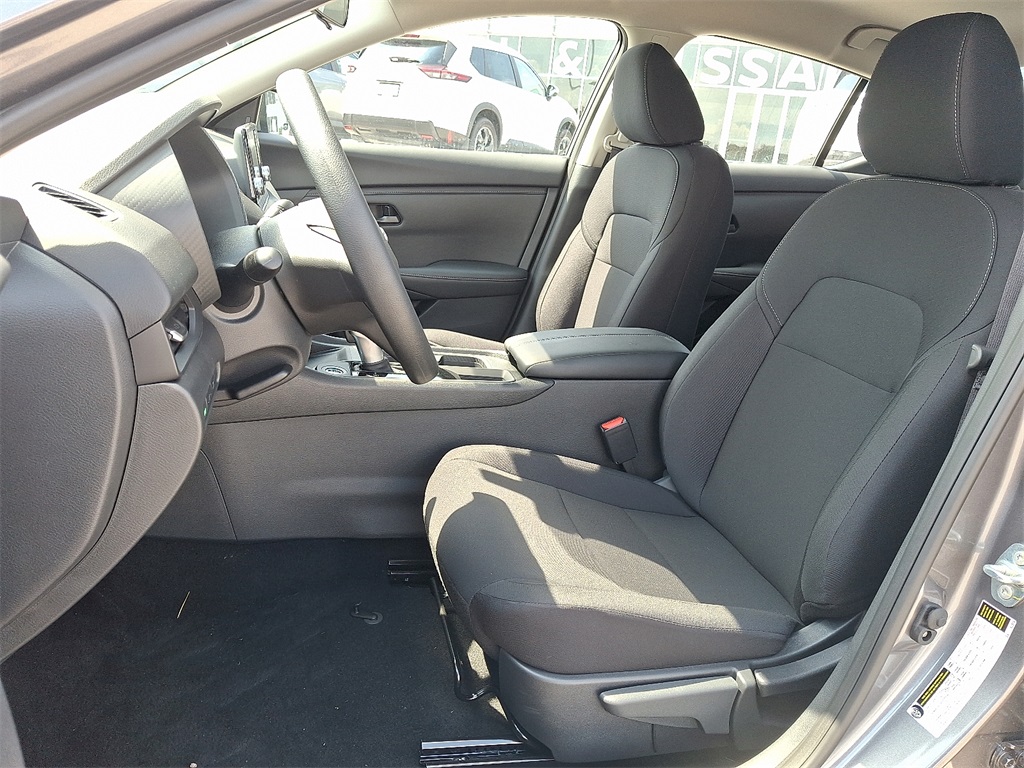 2025 Nissan Sentra S - Photo 9
