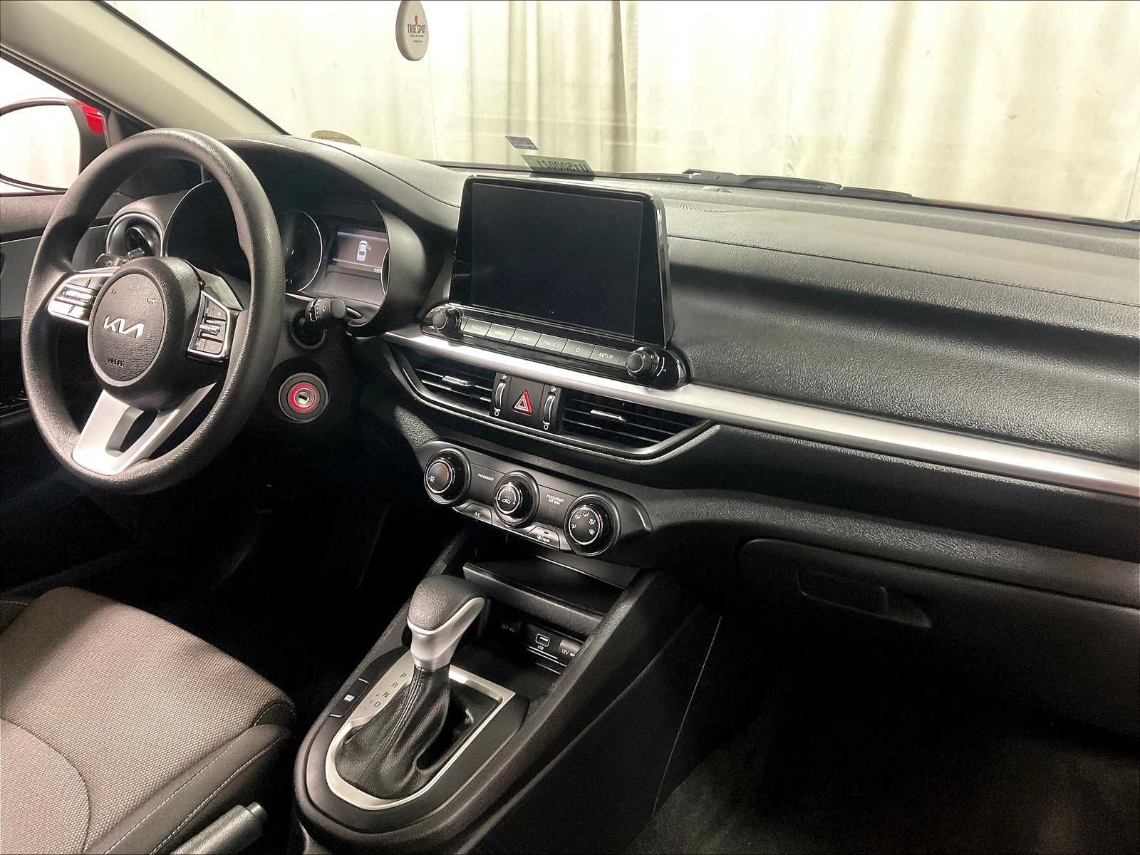 2023 Kia Forte LXS - Photo 14