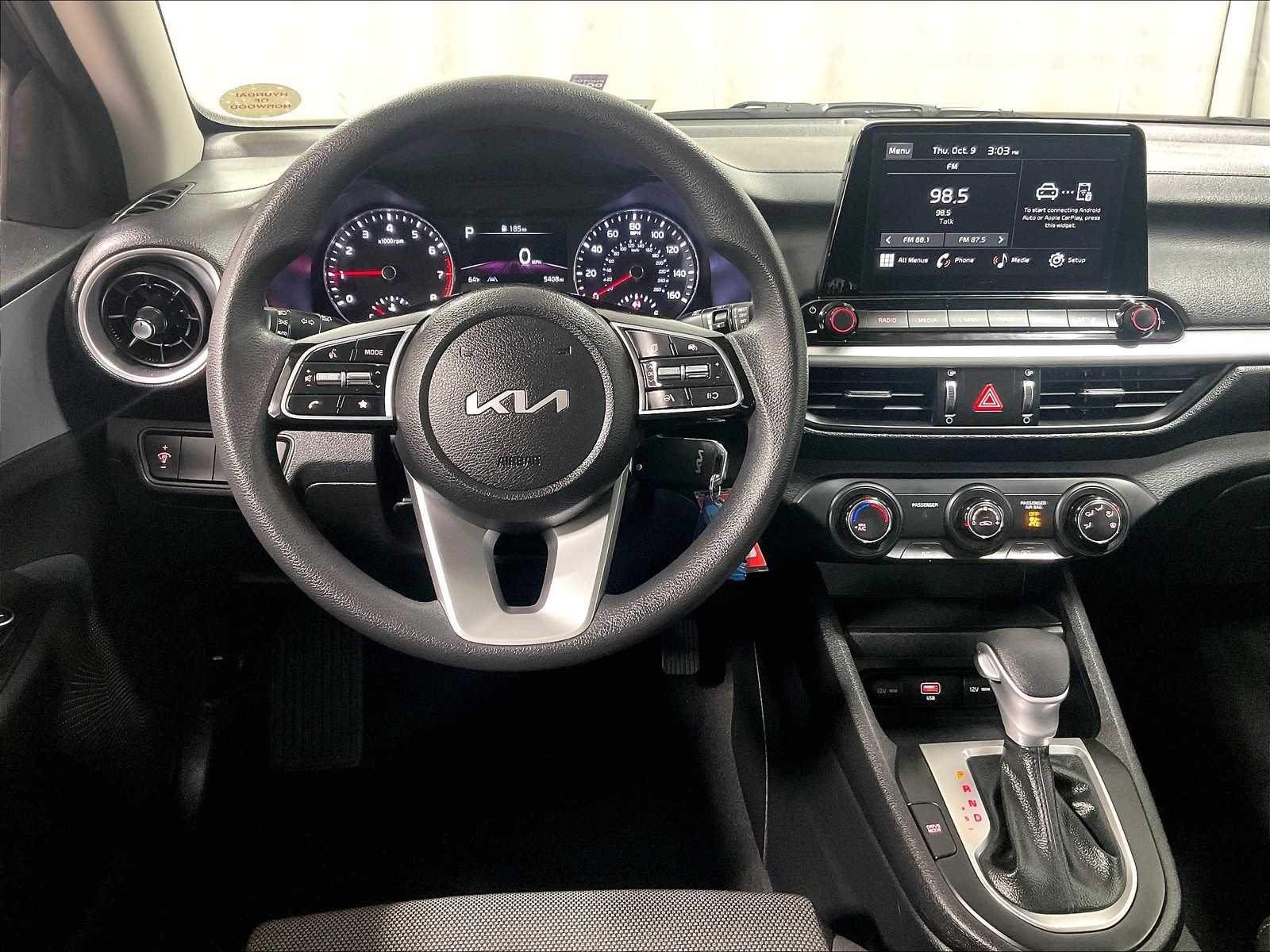 2023 Kia Forte LXS - Photo 17