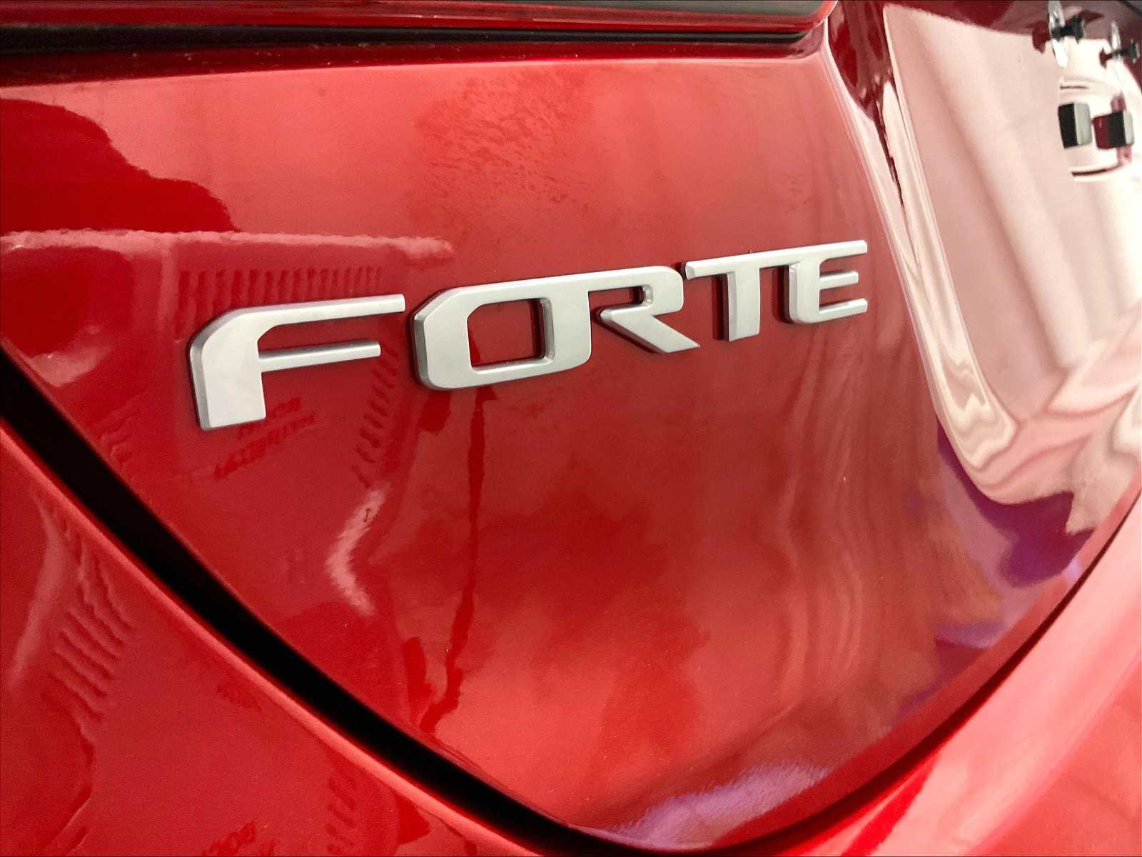 2023 Kia Forte LXS - Photo 28