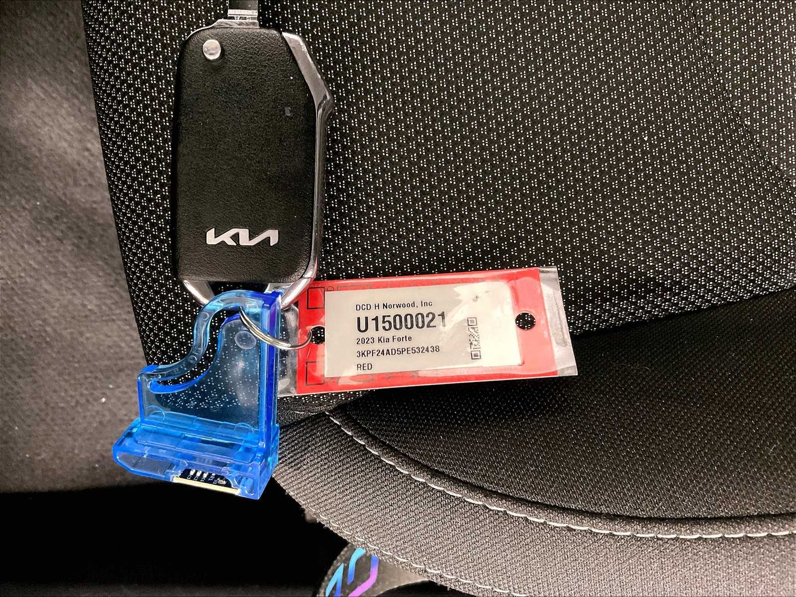 2023 Kia Forte LXS - Photo 30