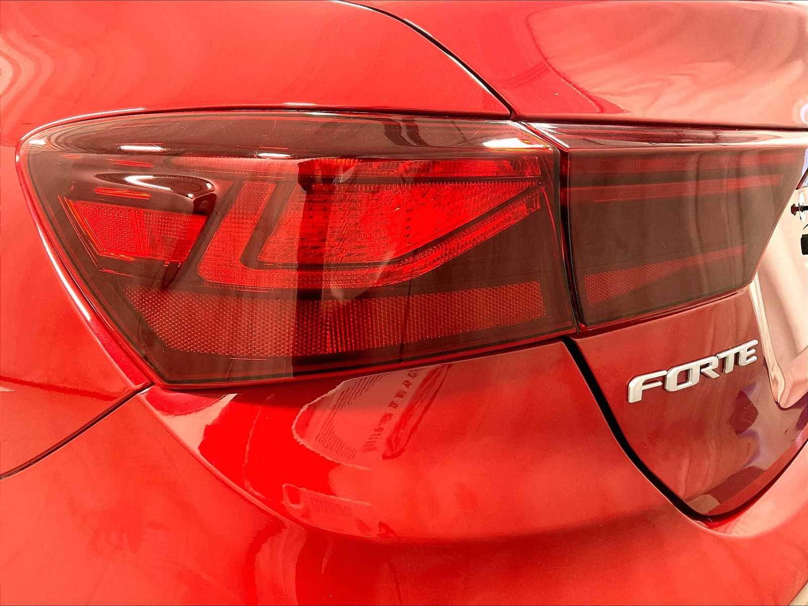 2023 Kia Forte LXS - Photo 33