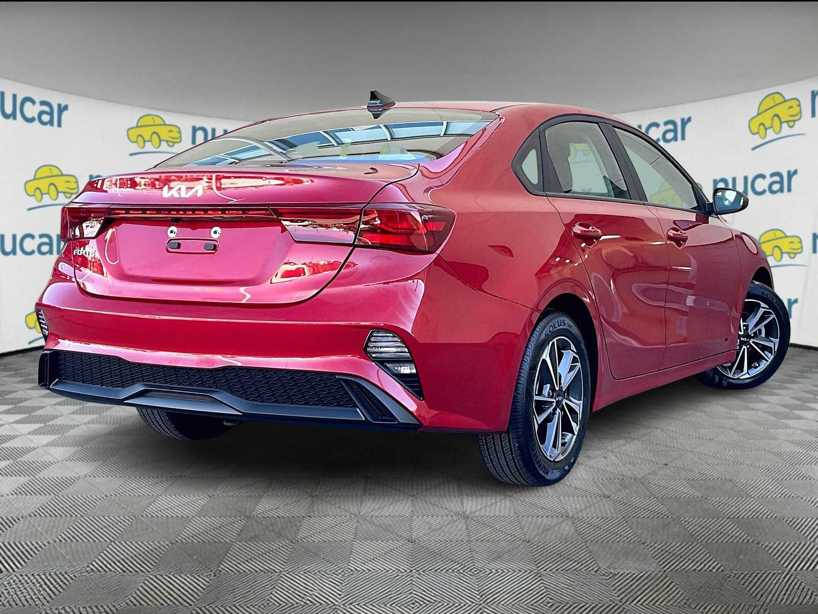2023 Kia Forte LXS - Photo 6