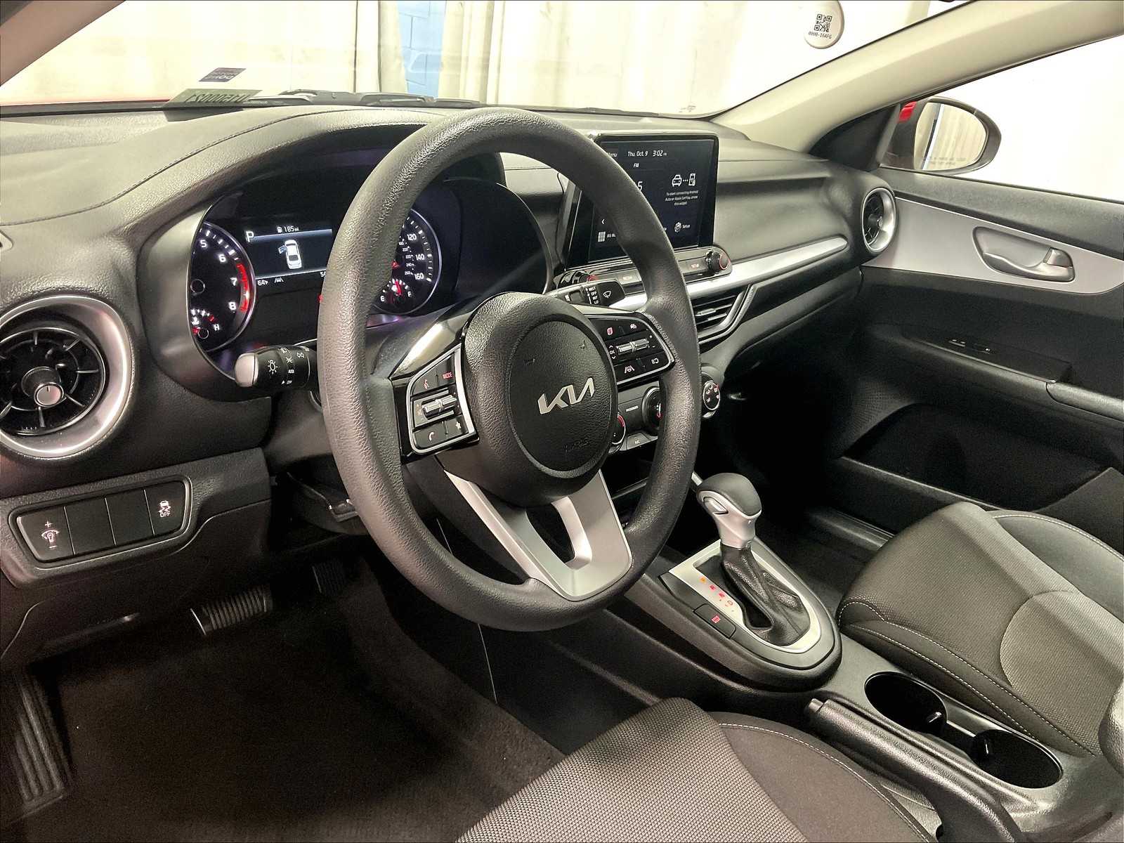 2023 Kia Forte LXS - Photo 8