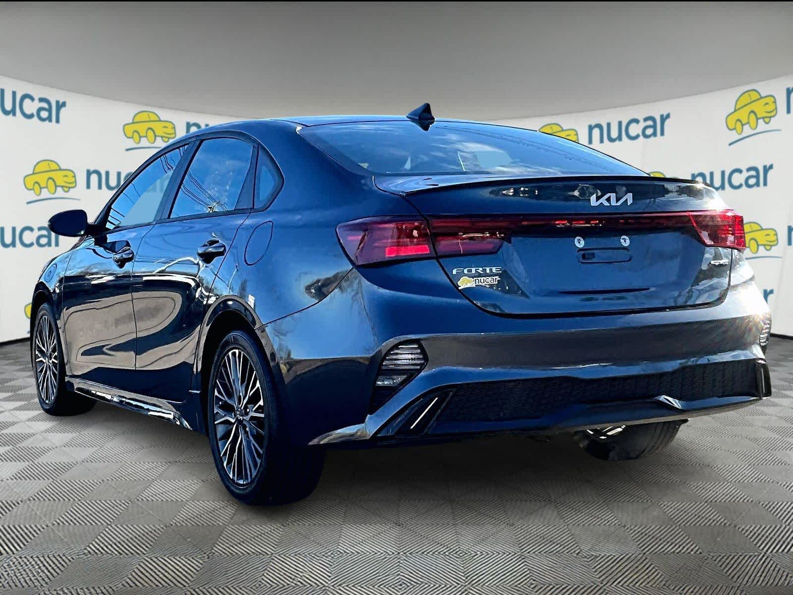 2023 Kia Forte GT-Line - Photo 4