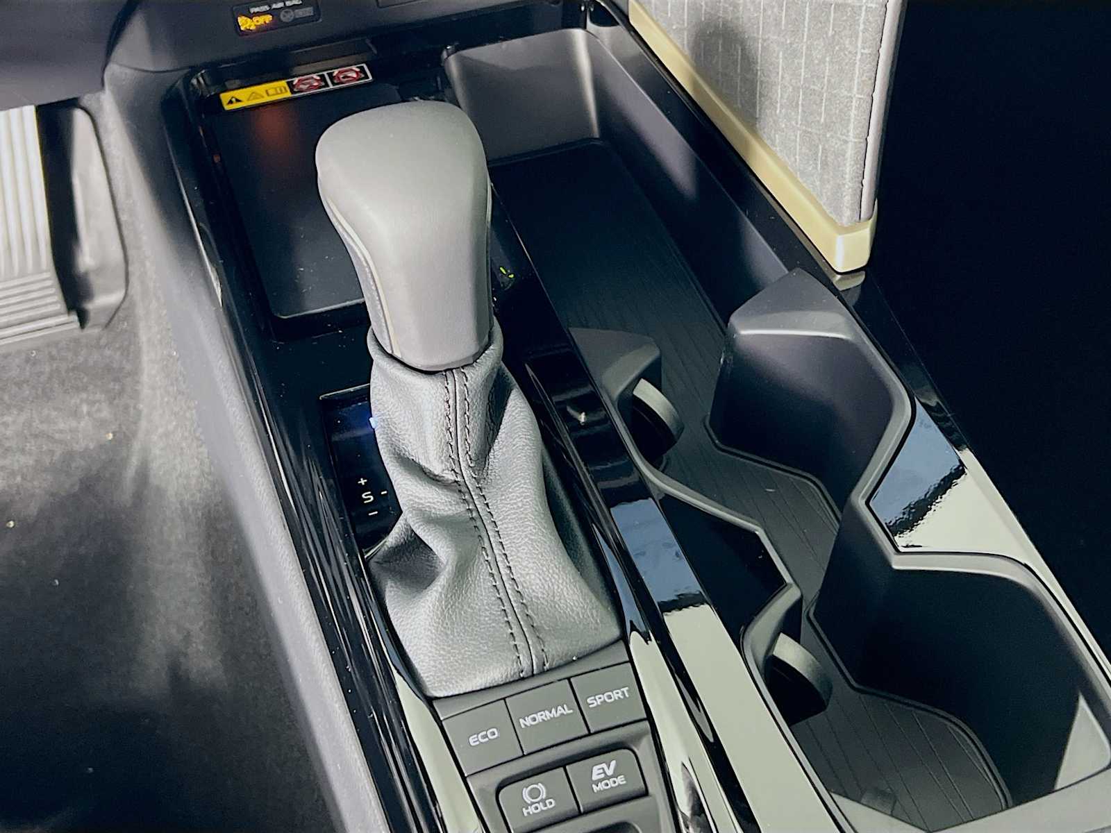 2026 Toyota Camry XSE - Photo 11