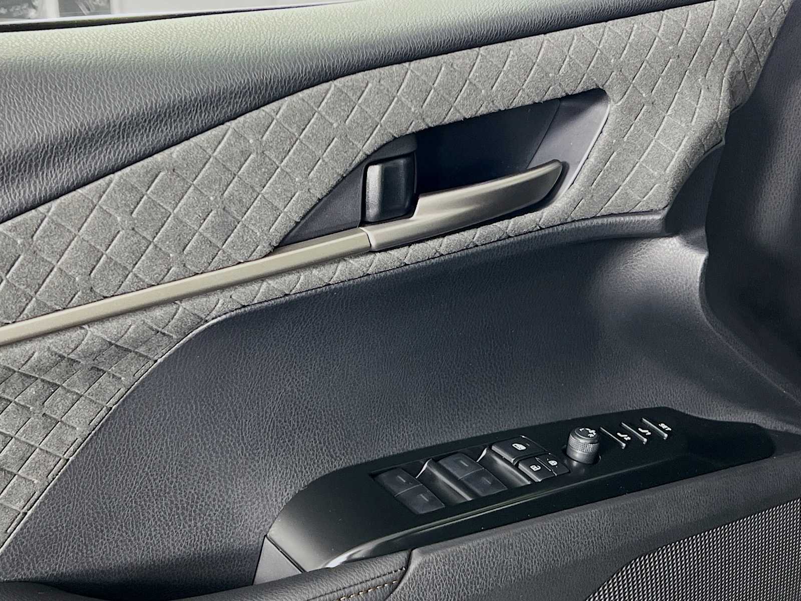 2026 Toyota Camry XSE - Photo 16