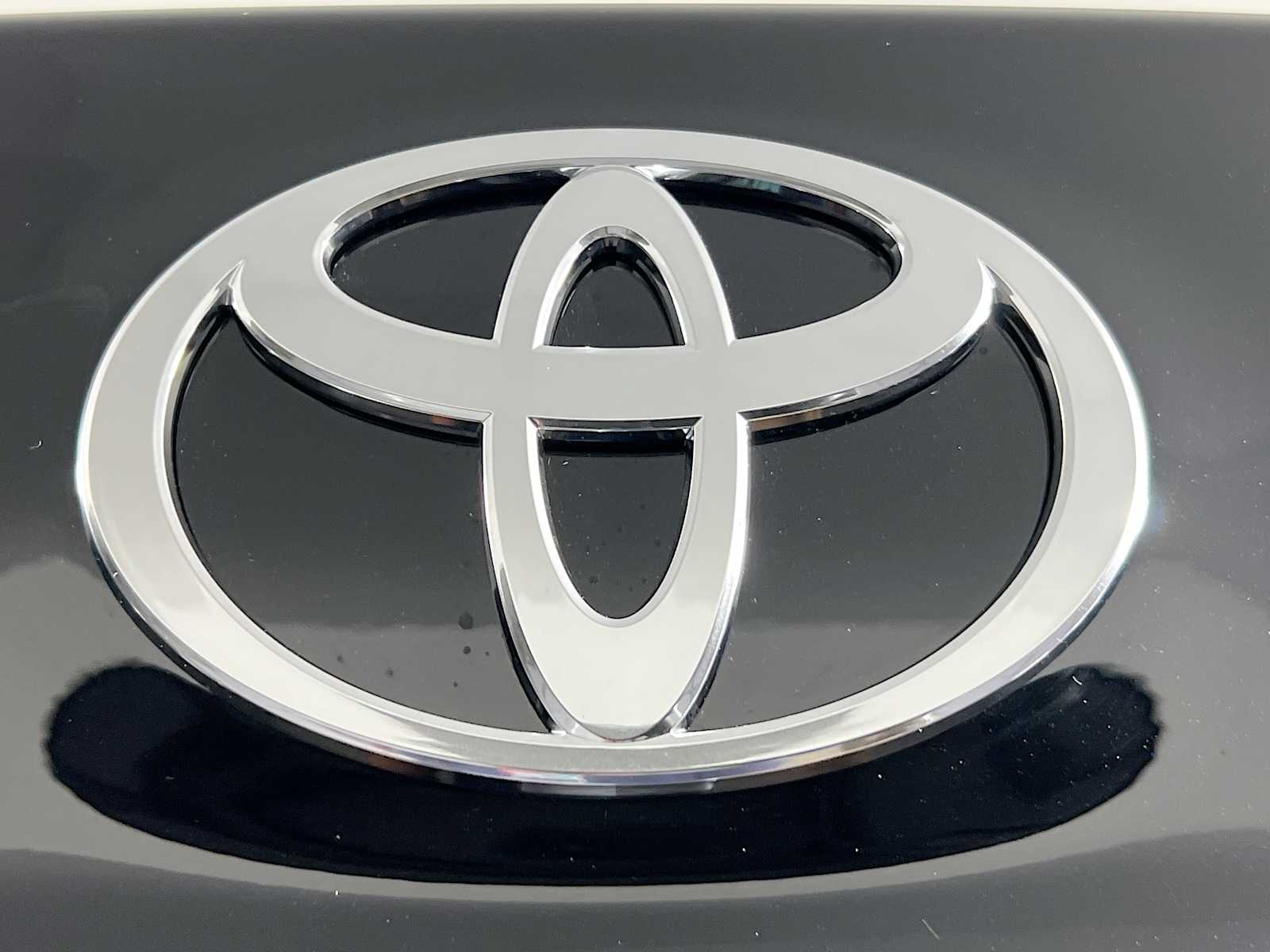 2026 Toyota Camry XSE - Photo 18