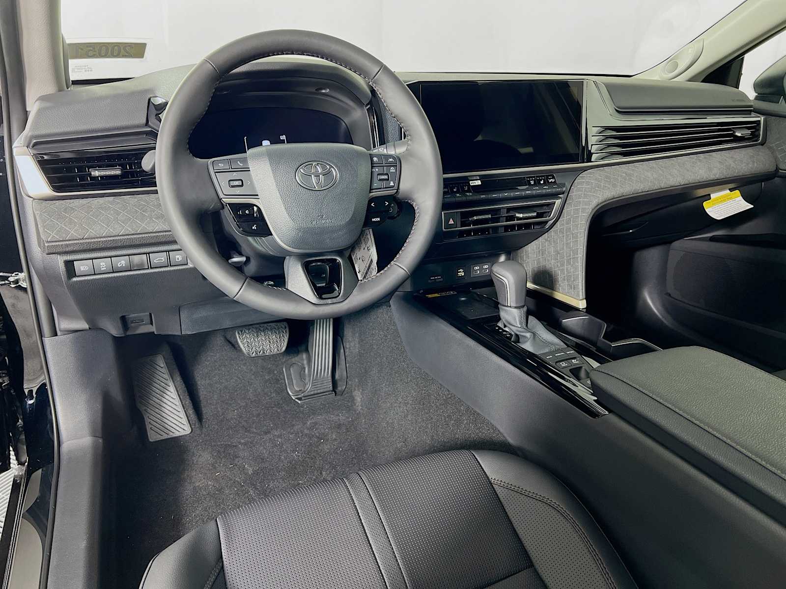 2026 Toyota Camry XSE - Photo 6