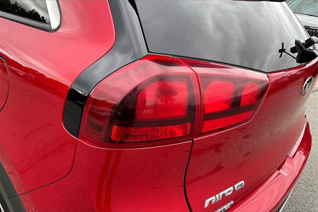 2021 Kia Niro LX - Photo 29