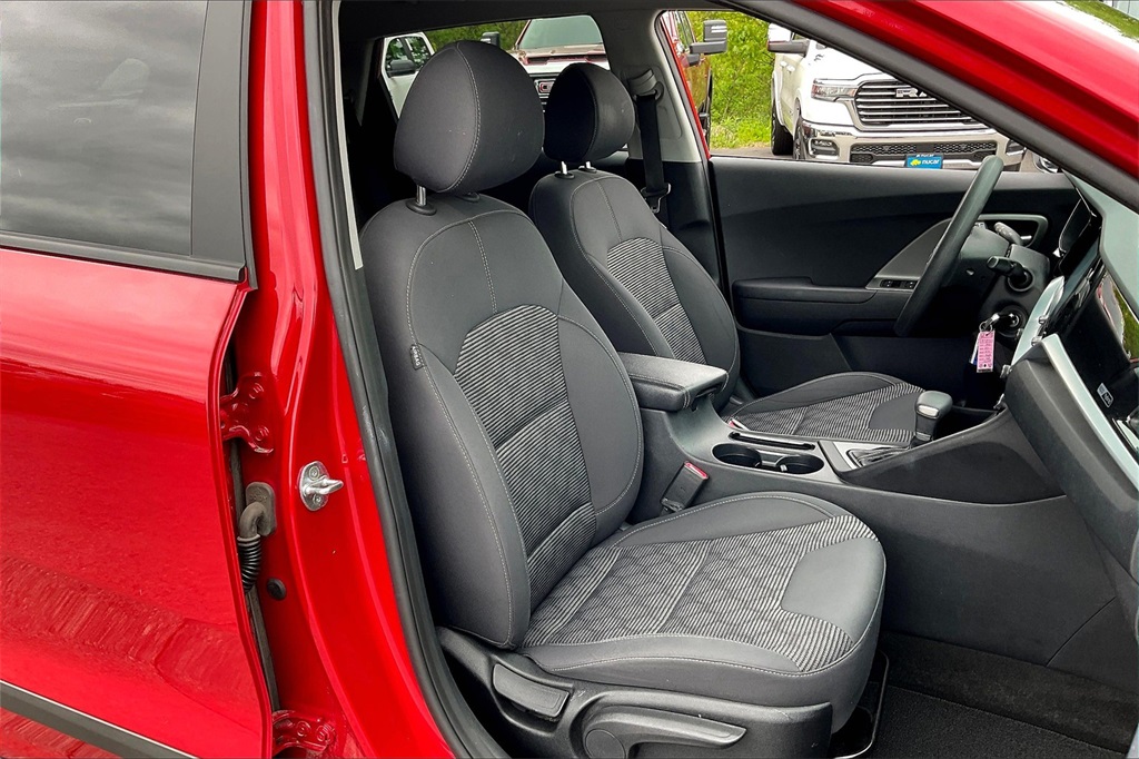 2021 Kia Niro LX - Photo 10