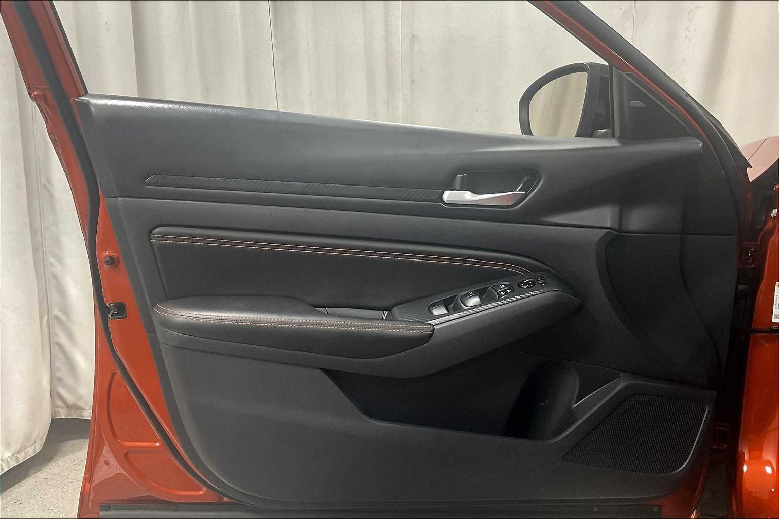 2022 Nissan Altima 2.5 SR - Photo 9