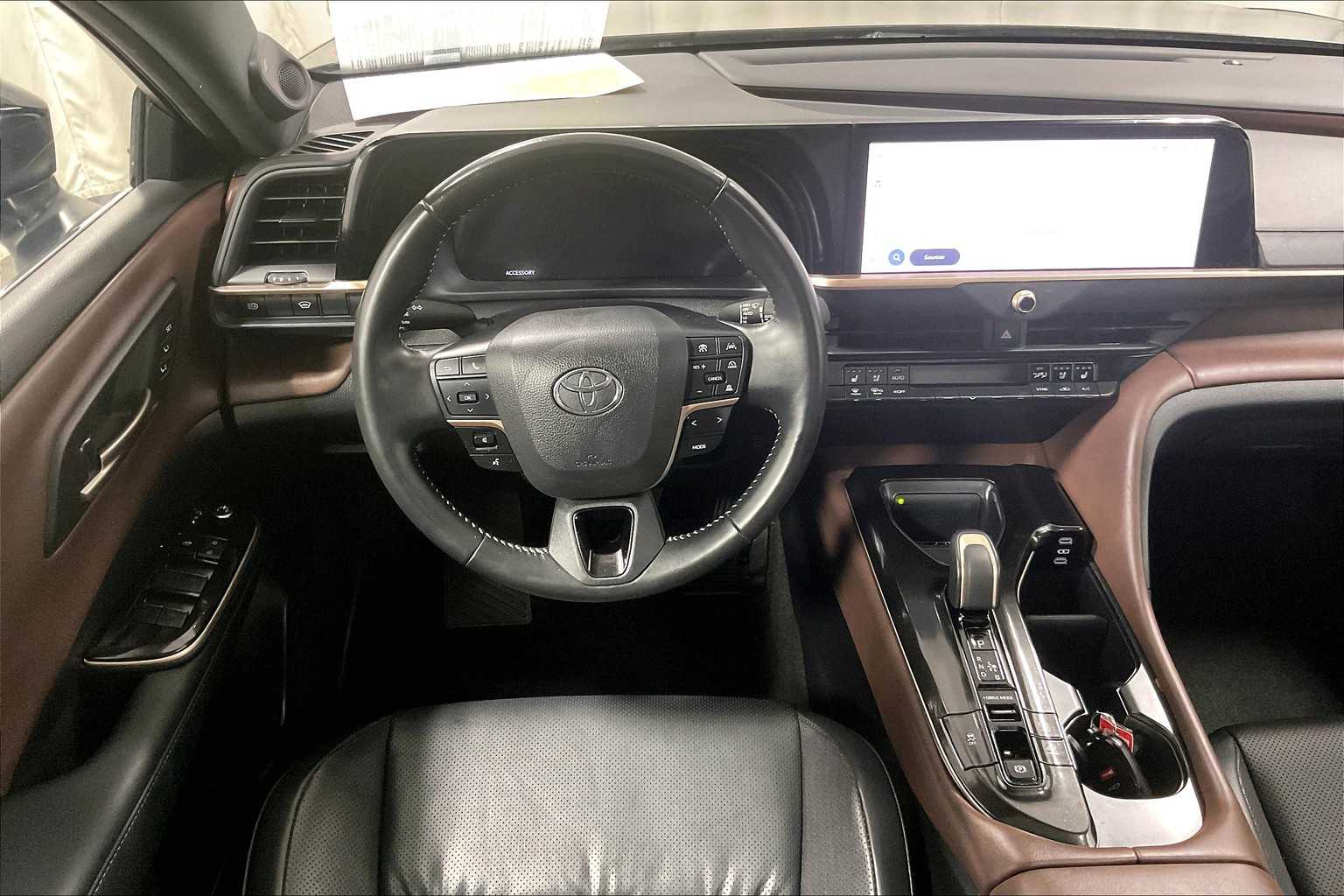 2024 Toyota Crown XLE - Photo 17