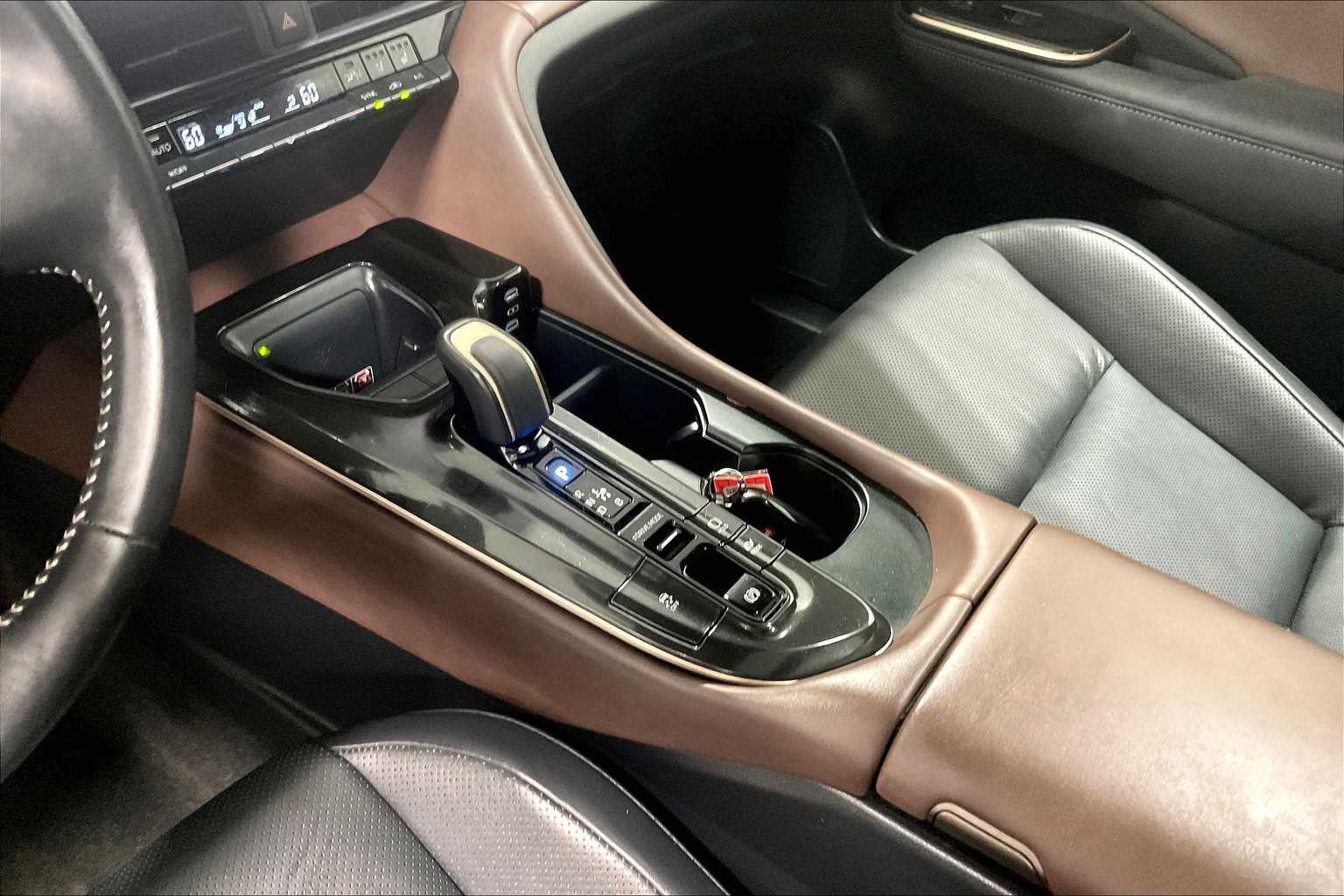 2024 Toyota Crown XLE - Photo 20
