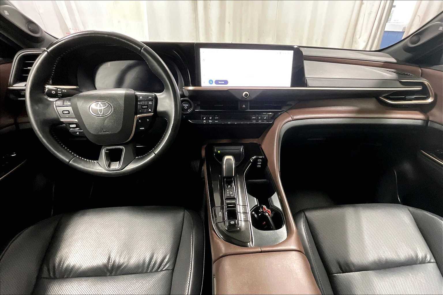 2024 Toyota Crown XLE - Photo 21