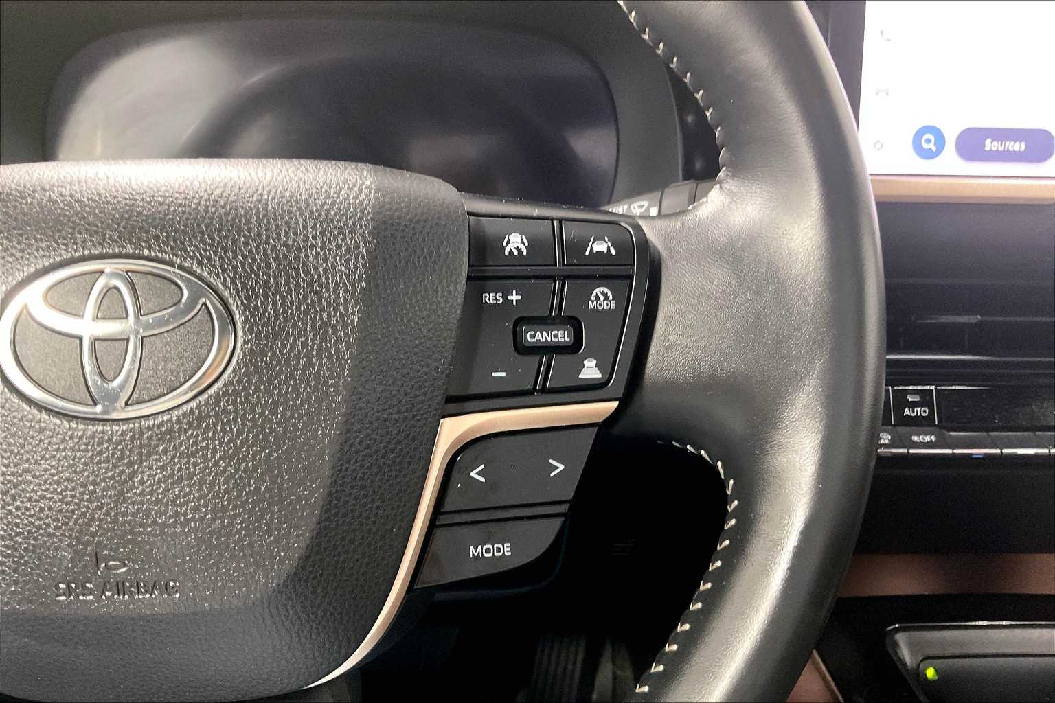 2024 Toyota Crown XLE - Photo 24