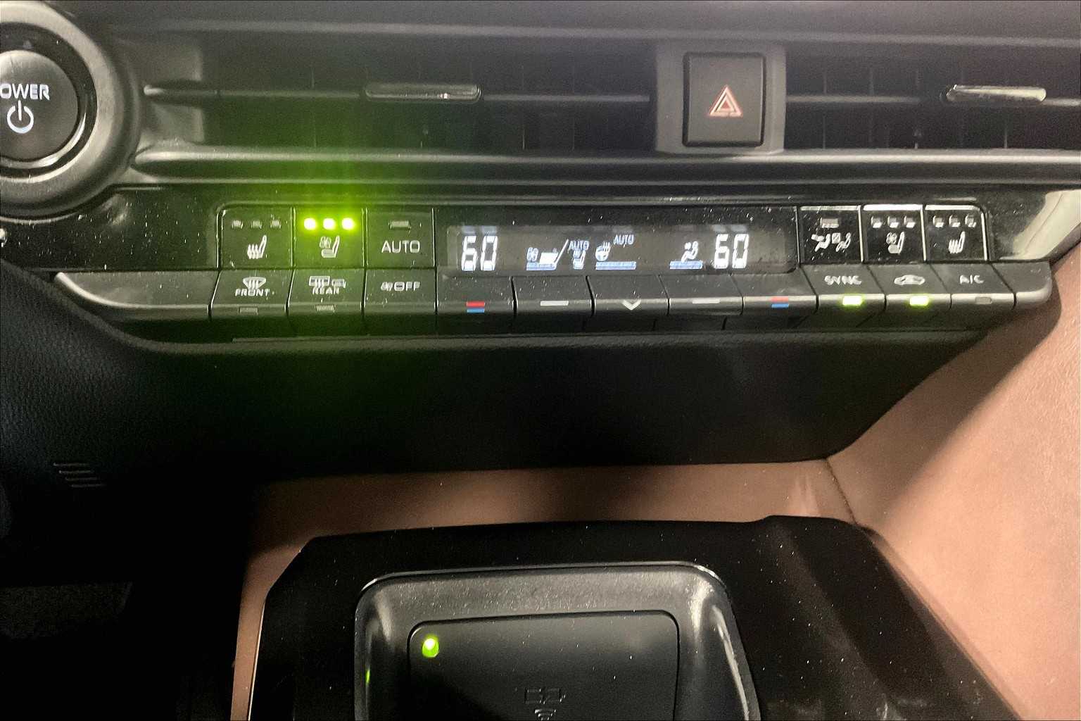 2024 Toyota Crown XLE - Photo 26