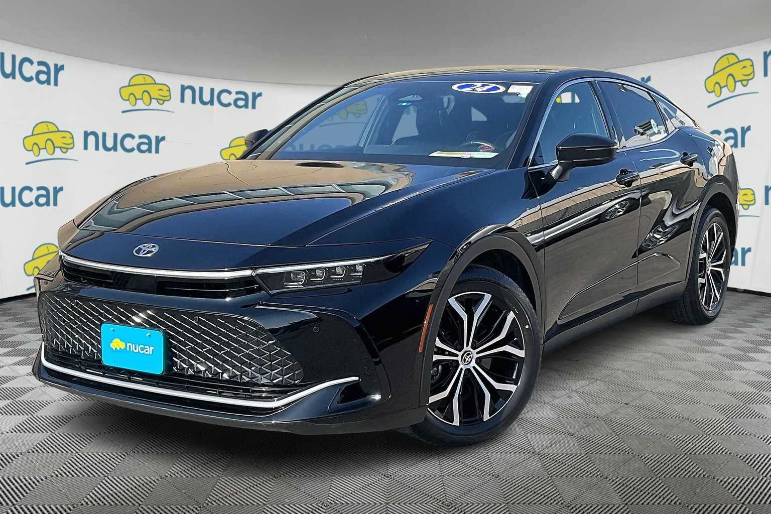 2024 Toyota Crown XLE - Photo 3