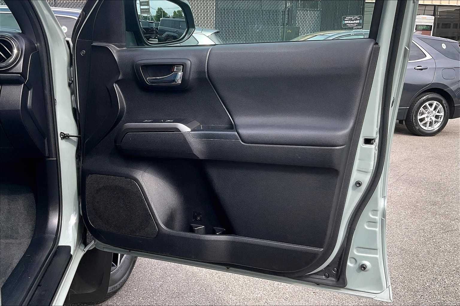 2022 Toyota Tacoma TRD Sport - Photo 12