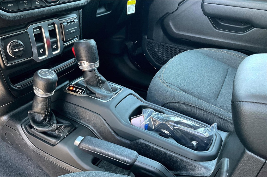 2025 Jeep Wrangler Sport S - Photo 14