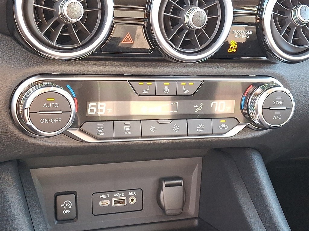 2025 Nissan Sentra SV - Photo 11