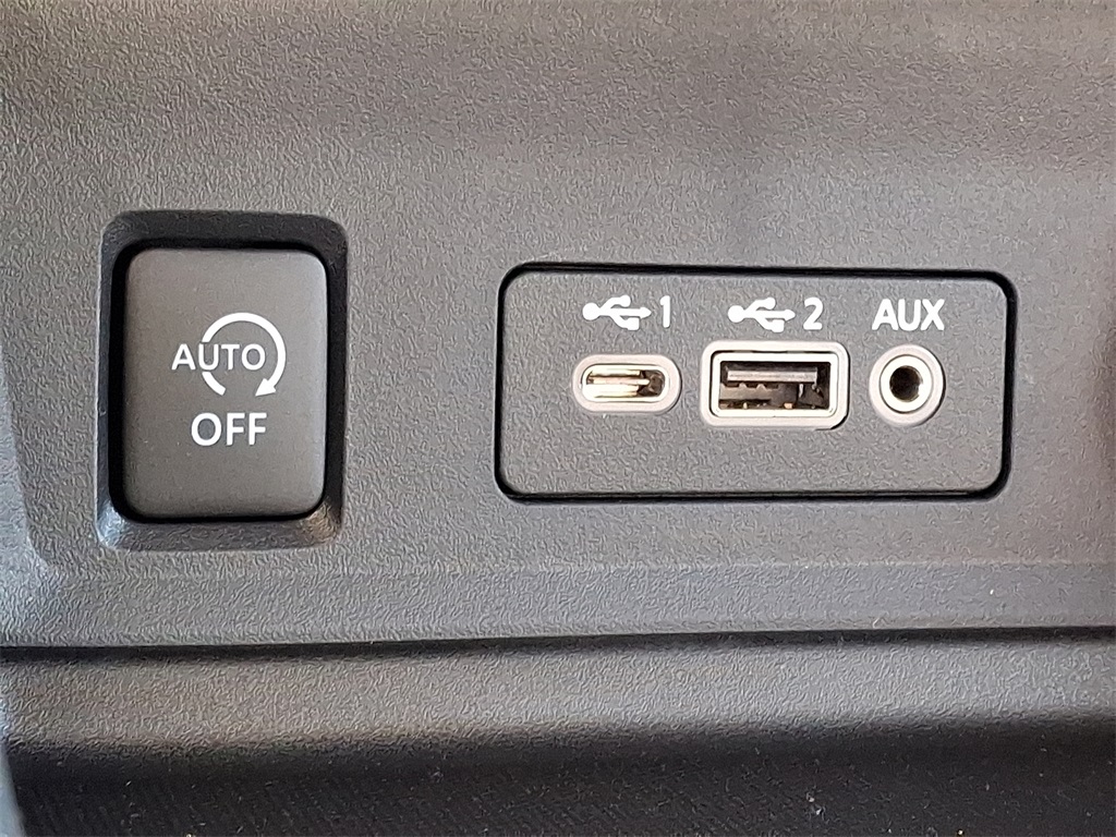 2025 Nissan Sentra SV - Photo 16