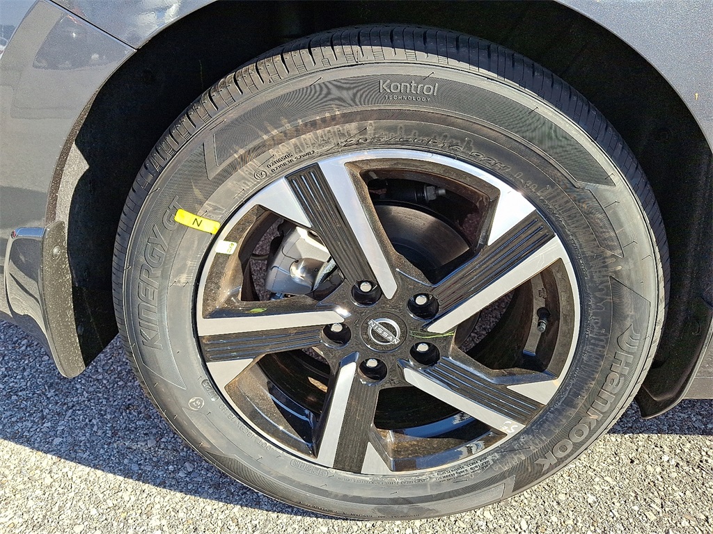 2025 Nissan Sentra SV - Photo 5