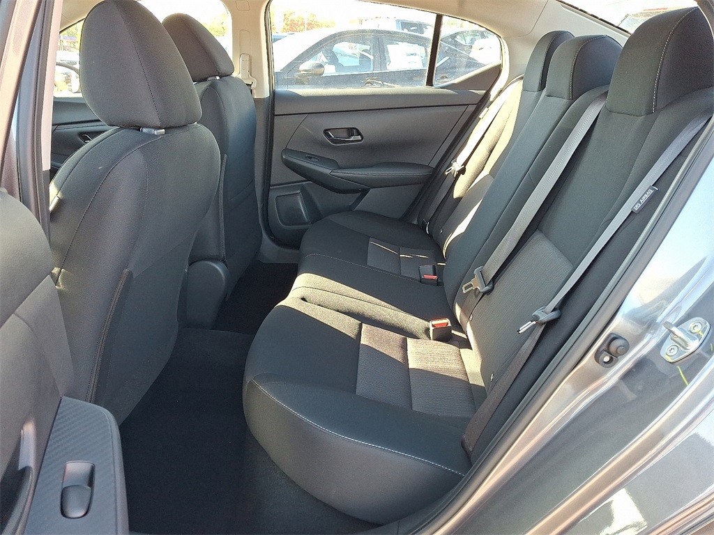 2025 Nissan Sentra SV - Photo 6