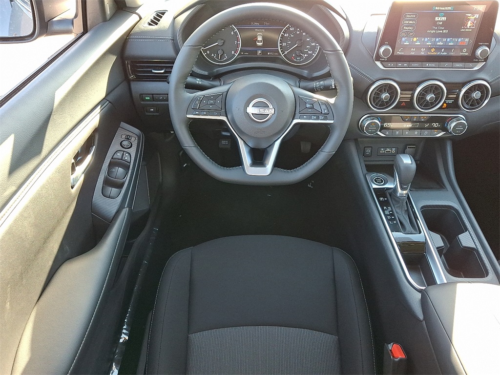 2025 Nissan Sentra SV - Photo 7