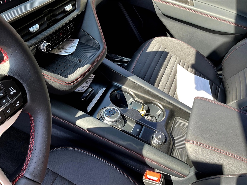 2025 Ford Explorer ST-Line - Photo 9