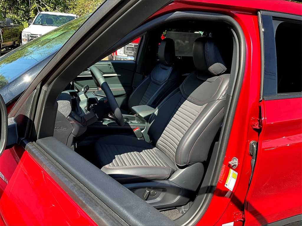 2025 Ford Explorer ST-Line - Photo 10
