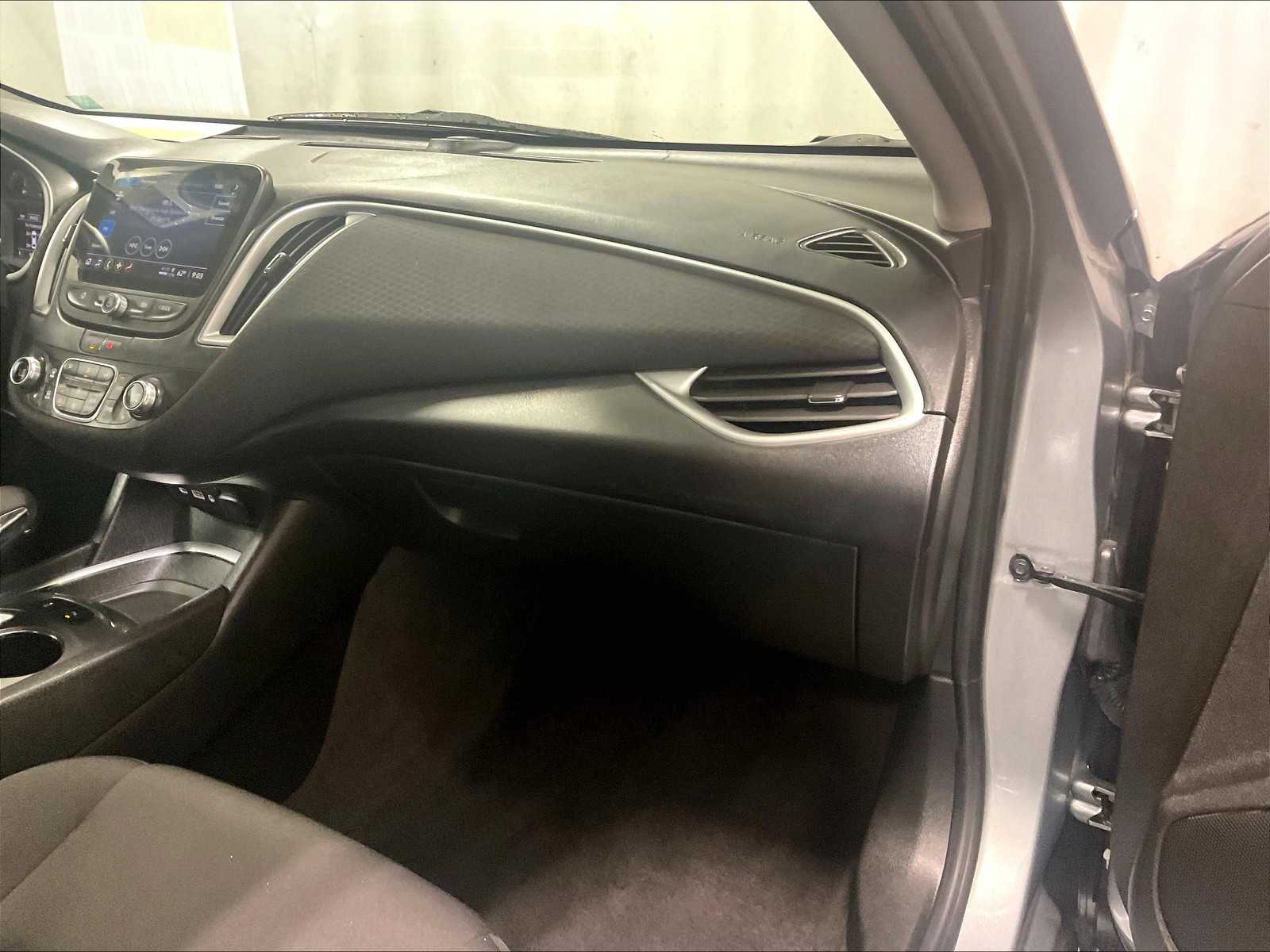 2024 Chevrolet Malibu LT - Photo 13