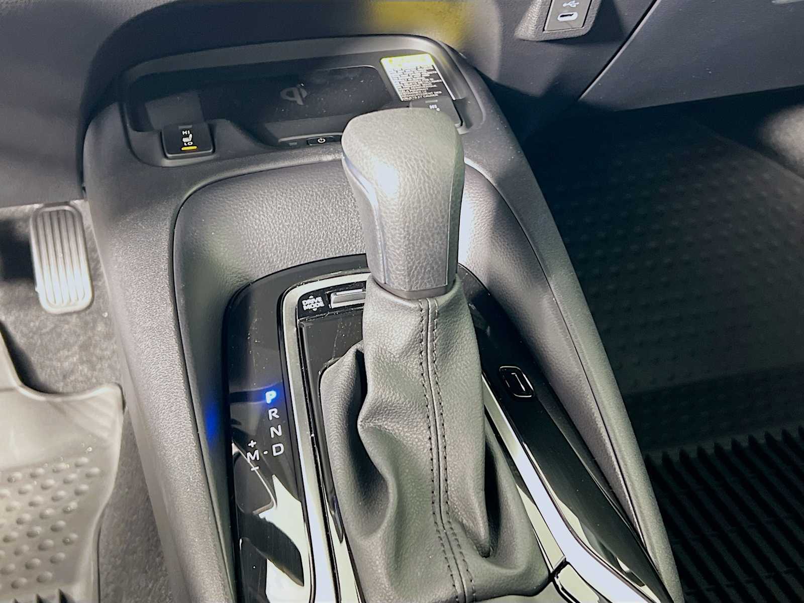 2025 Toyota Corolla XSE - Photo 11