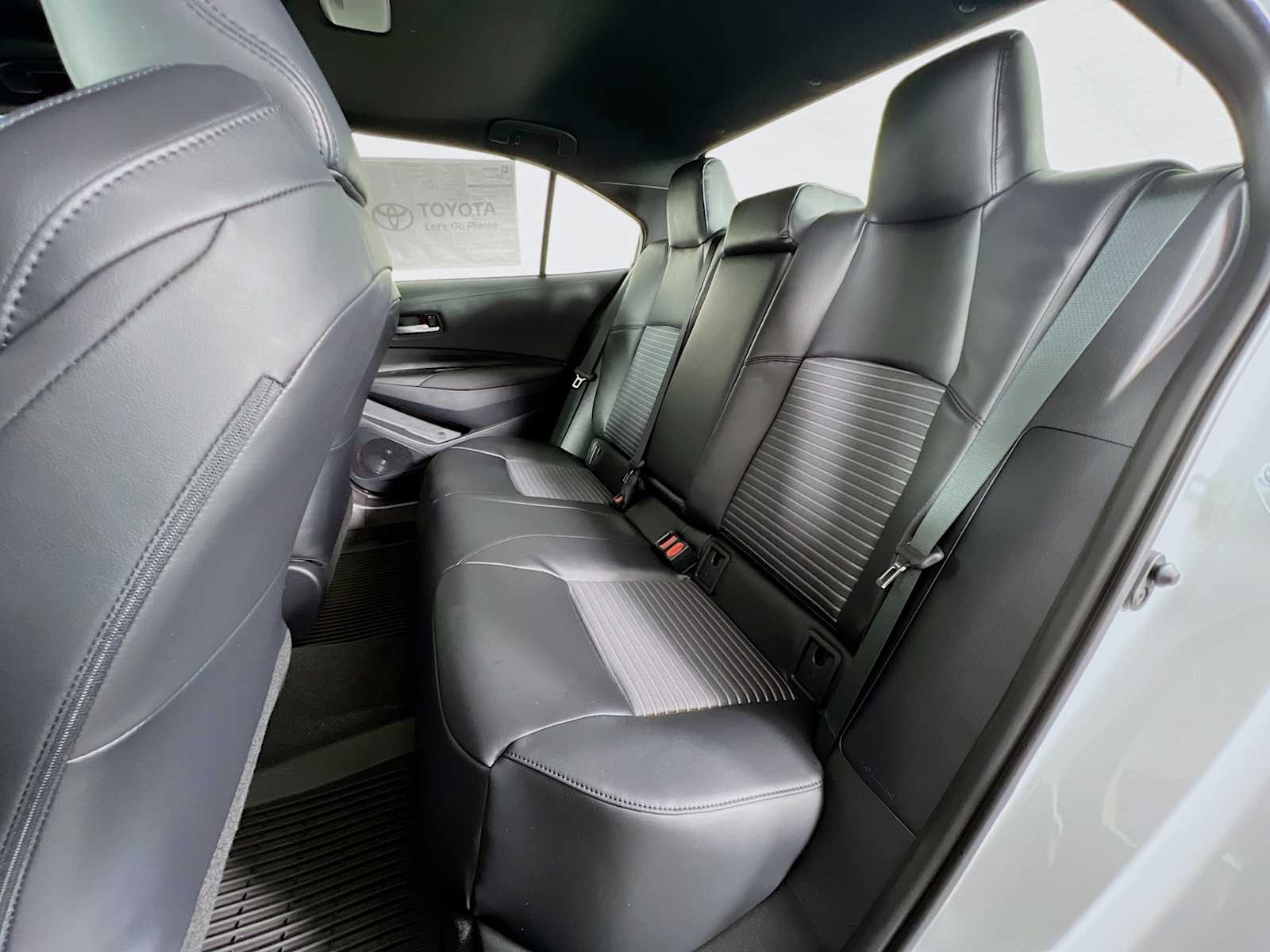 2025 Toyota Corolla XSE - Photo 13