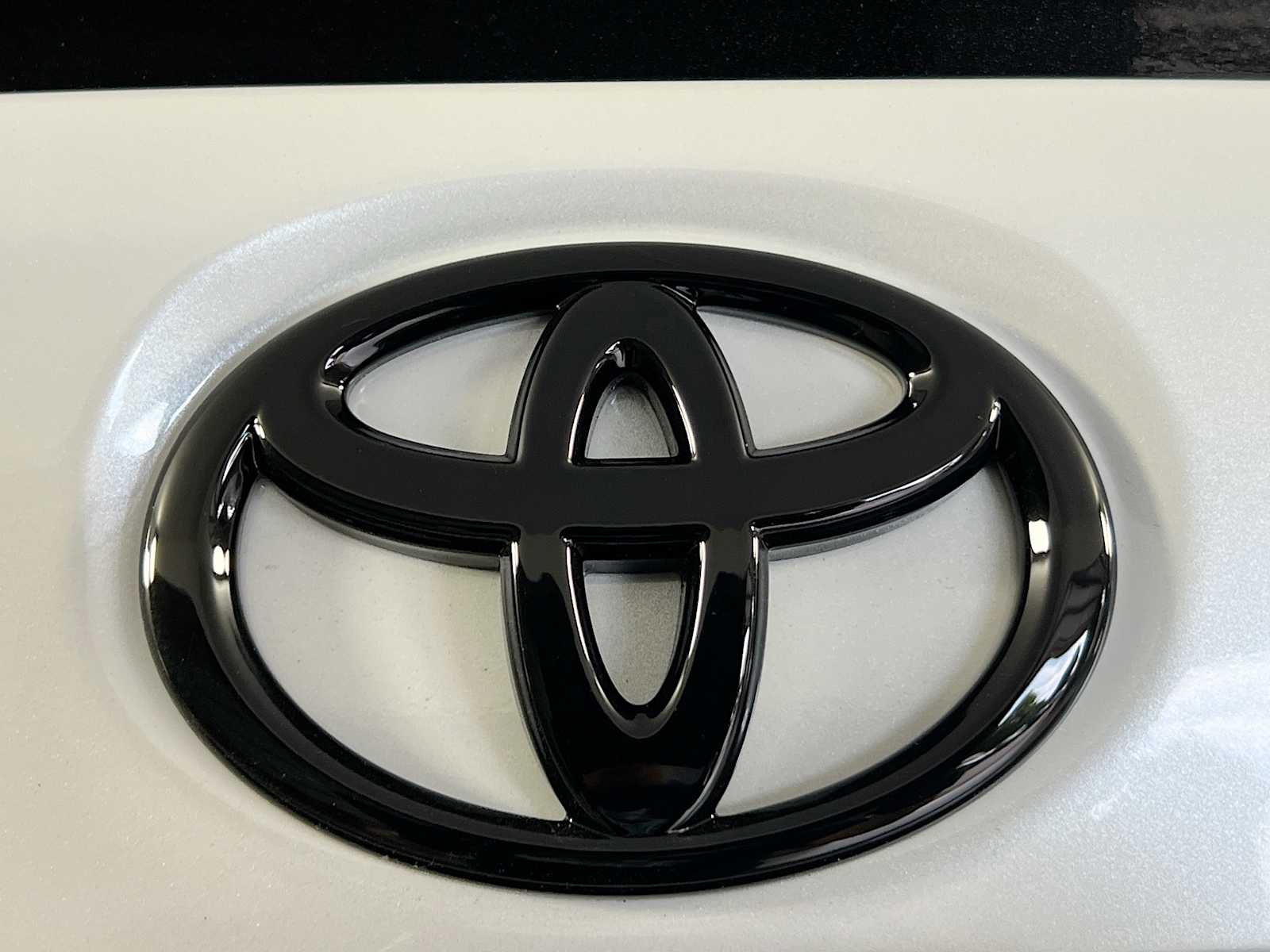 2025 Toyota Corolla XSE - Photo 17