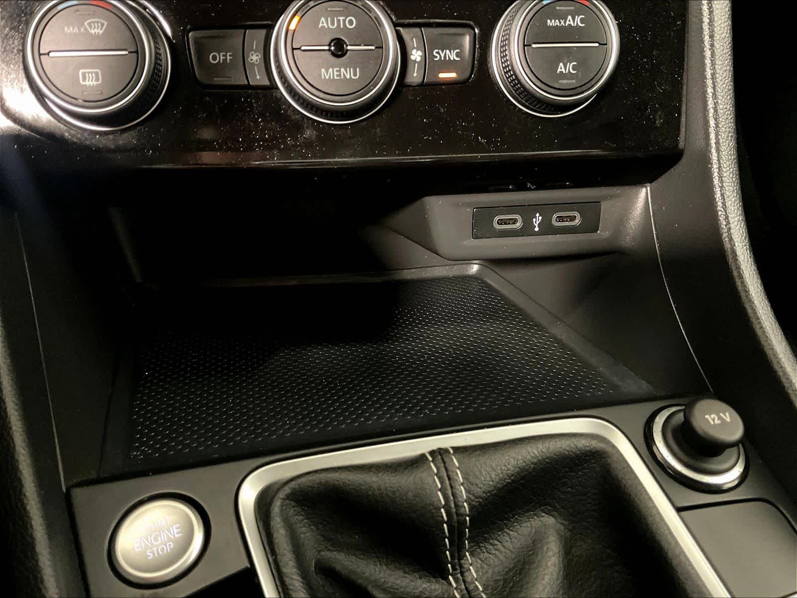 2022 Volkswagen Jetta SE - Photo 26