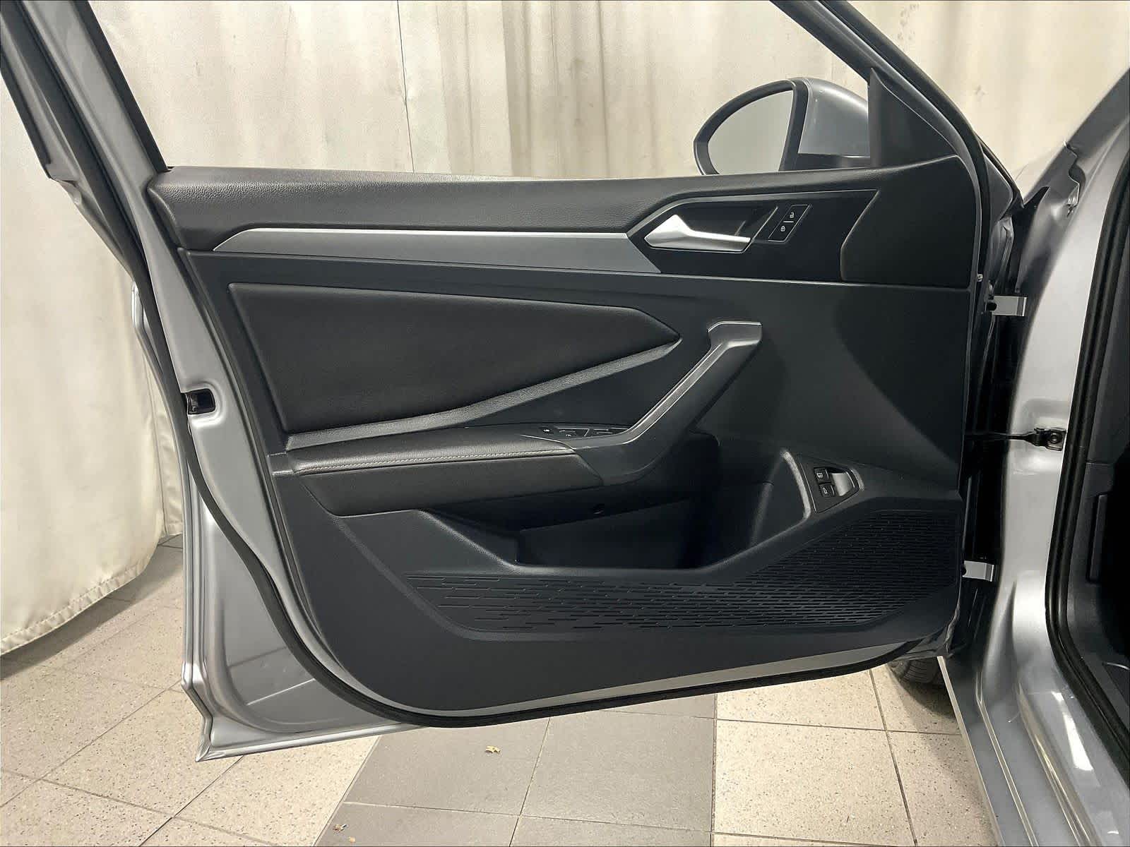 2022 Volkswagen Jetta SE - Photo 9