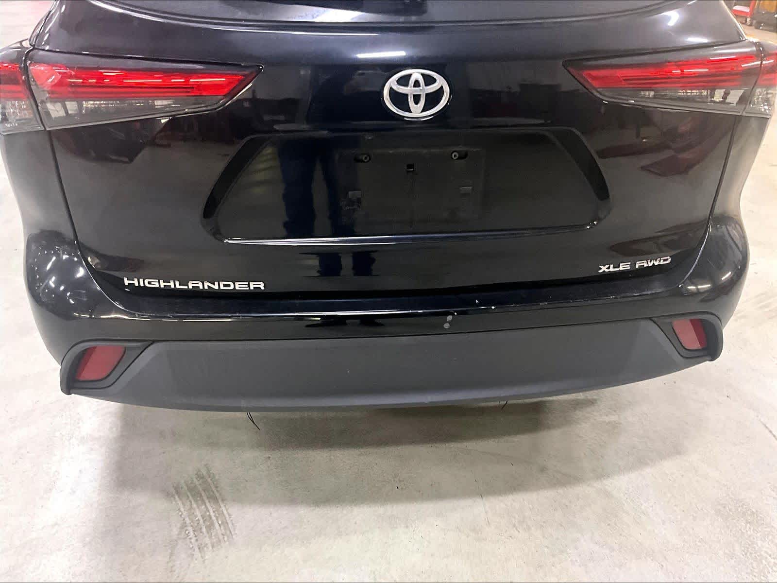 2022 Toyota Highlander XLE - Photo 7