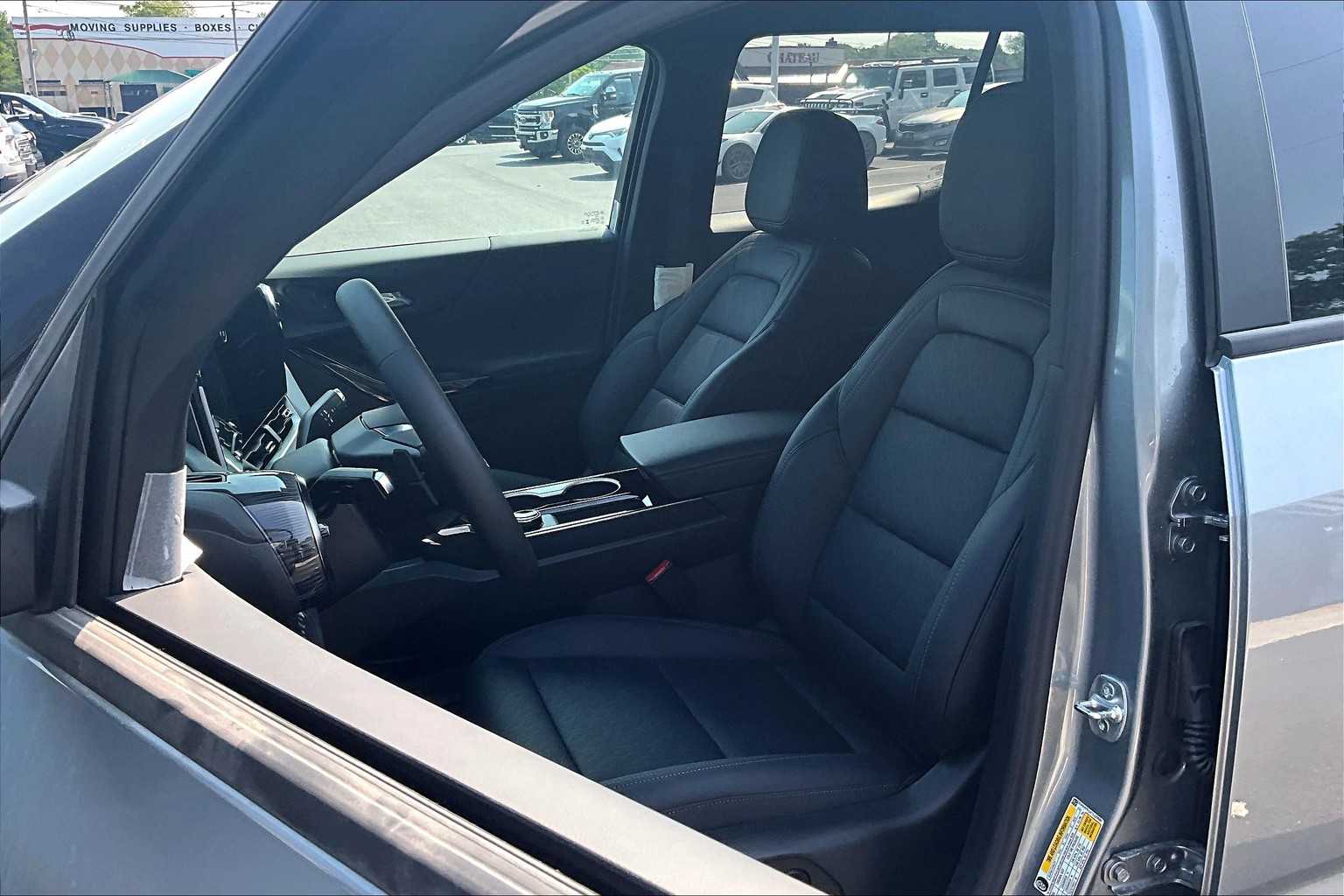 2026 Chevrolet Equinox AWD LT - Photo 11