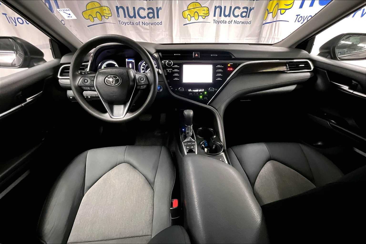 2018 Toyota Camry Hybrid LE - Photo 21